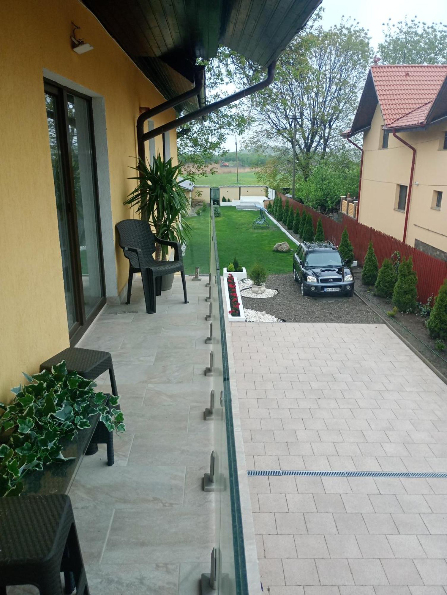 Izabella Guest House Săcele Exterior foto